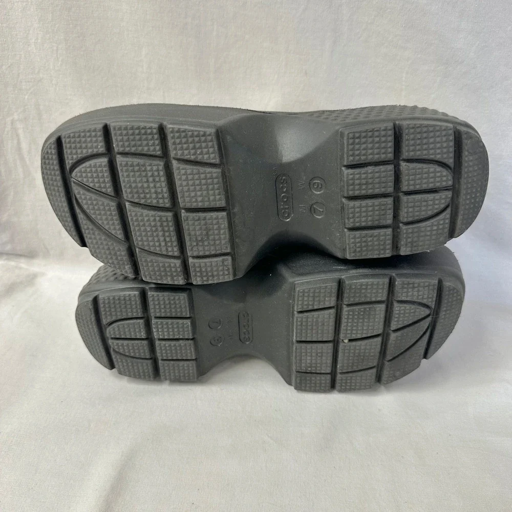 Crocs‎ Stomp Fisherman Sandals in Chalk Sandals Womens 9 Chunky Platform Caged
